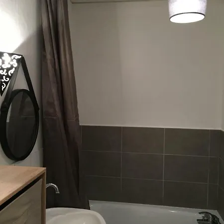 Cosy A Croix-bardieux Appartement *